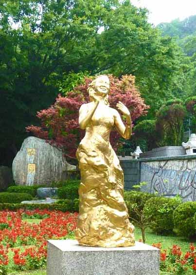 【二度目の台湾】　鄧麗君紀念公園でテレサ・テンのお墓参り♪　～四日目と五日目～